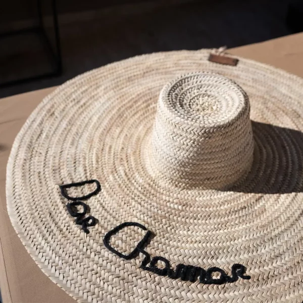 Chapeau XXL brodé "Dar Chamar" – décoration intérieure artisanale Original Marrakech